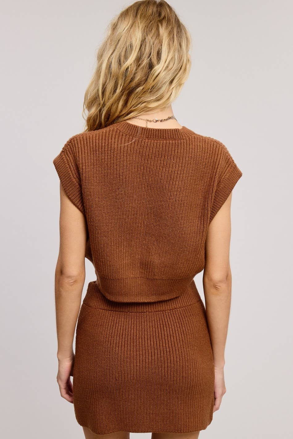 Ribbed Knit Crop Vest Brown