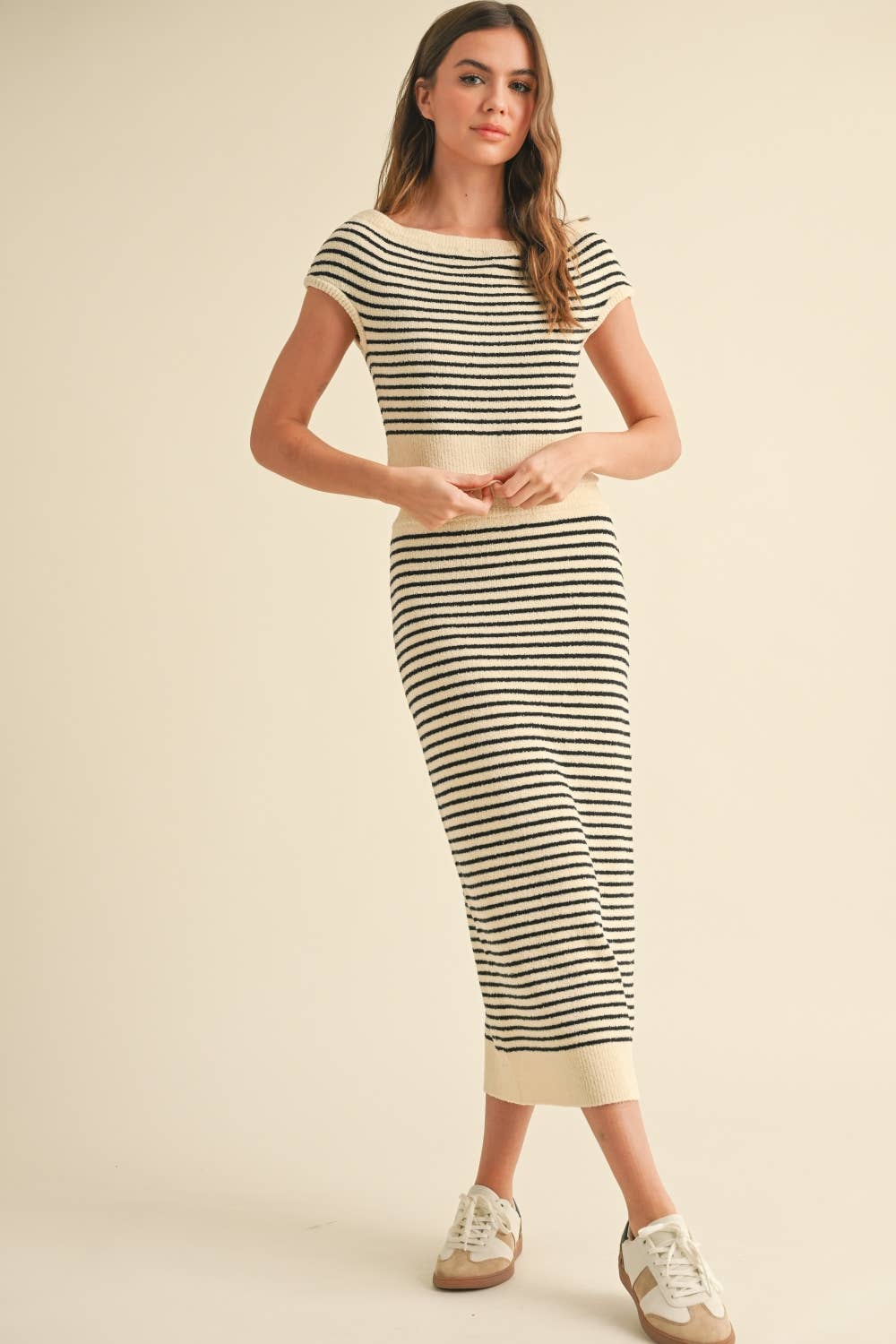 STRIPED PATTERN KNITTED SKIRT