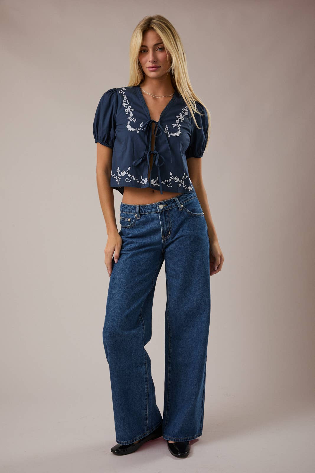 SHORT PUFF SLEEVE WITH TIE FRONT