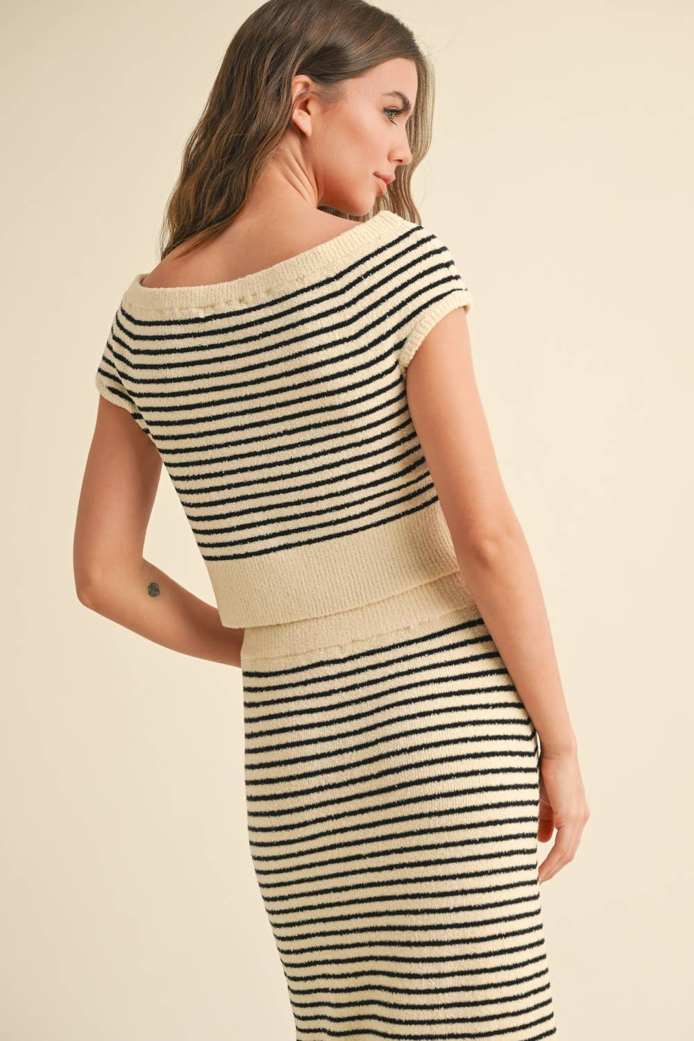 STRIPED PATTERN KNITTED OFF SHOULDER TOP