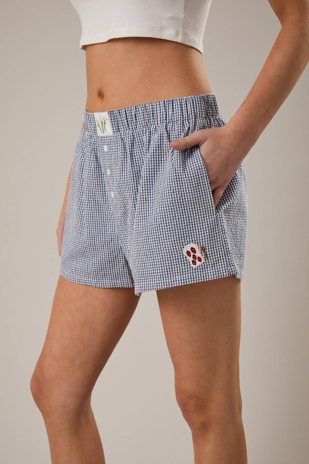 MID-RISE EMBROIDERED SHORTS