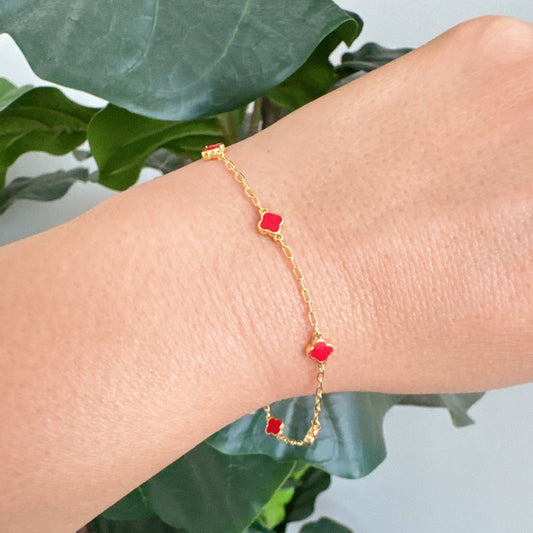 Petite Clover Single Layer Bracelet: Red