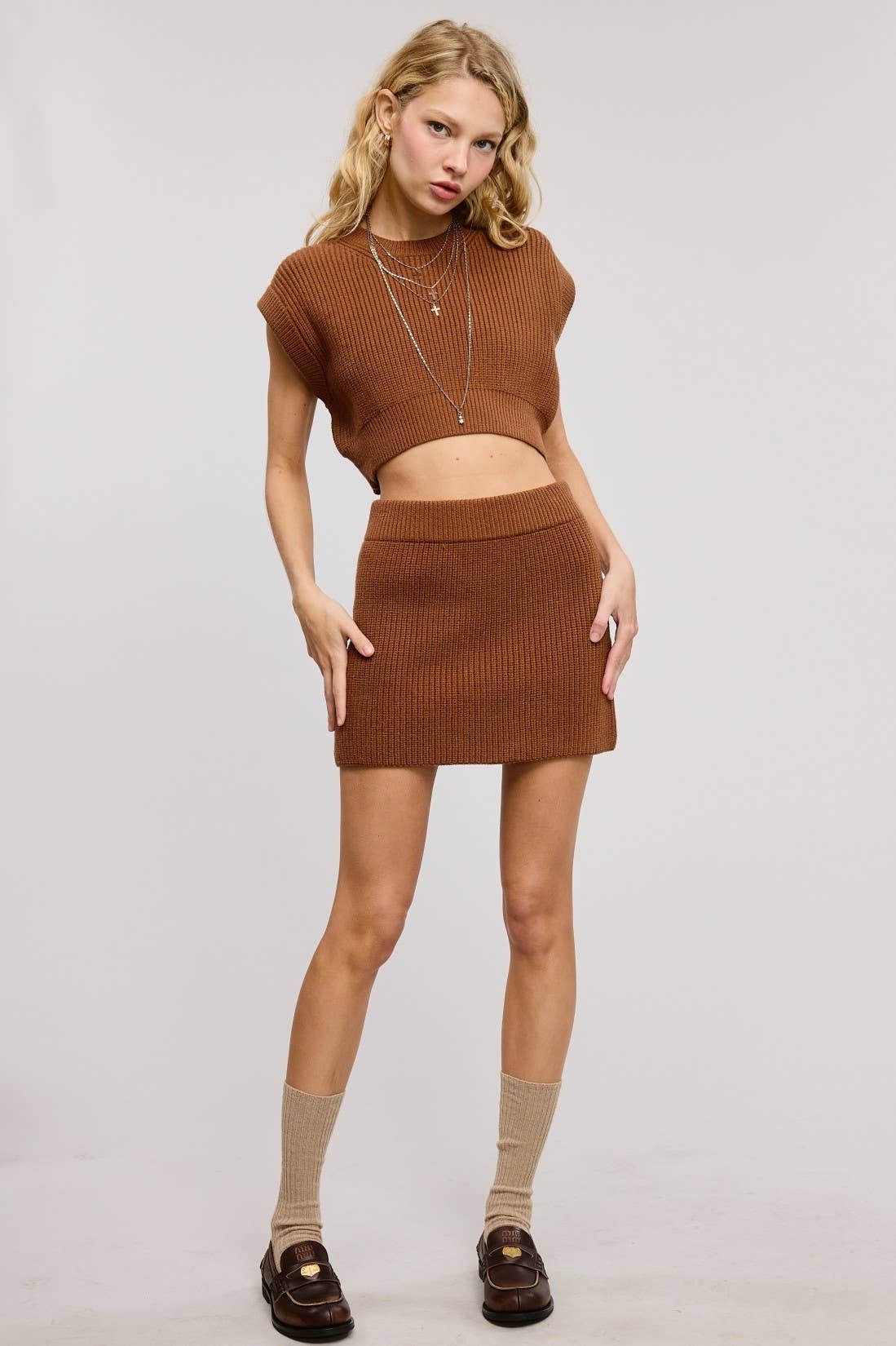 Ribbed Knit Crop Vest Brown