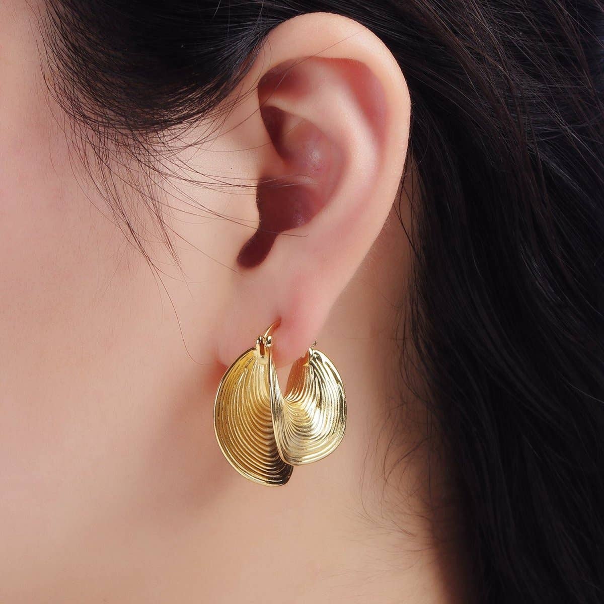 24K Gold Filled 30mm Line-Textured Curved Latch Hoop Earrings