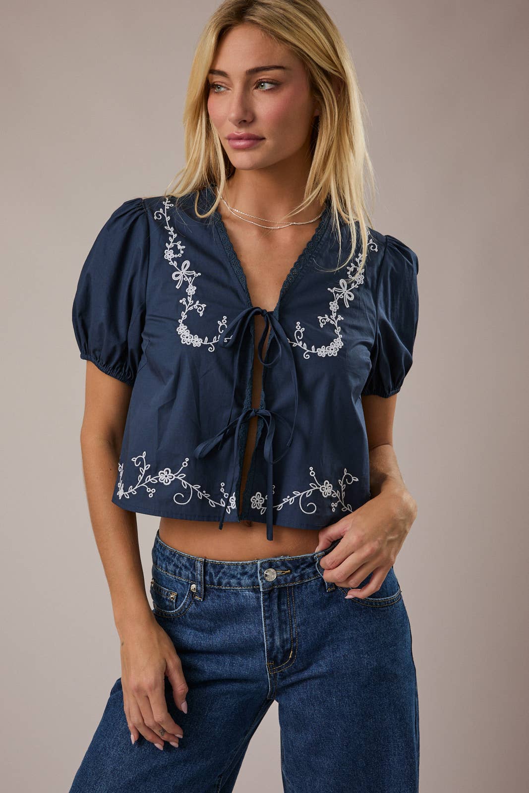 SHORT PUFF SLEEVE WITH TIE FRONT