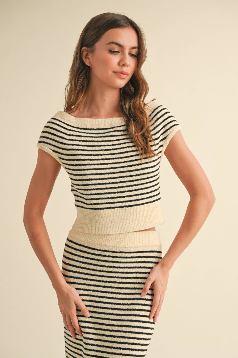 STRIPED PATTERN KNITTED OFF SHOULDER TOP
