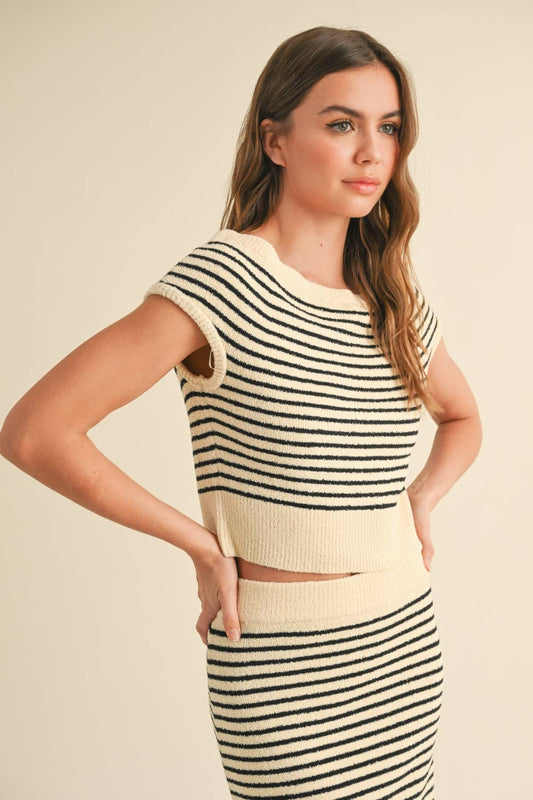 STRIPED PATTERN KNITTED OFF SHOULDER TOP